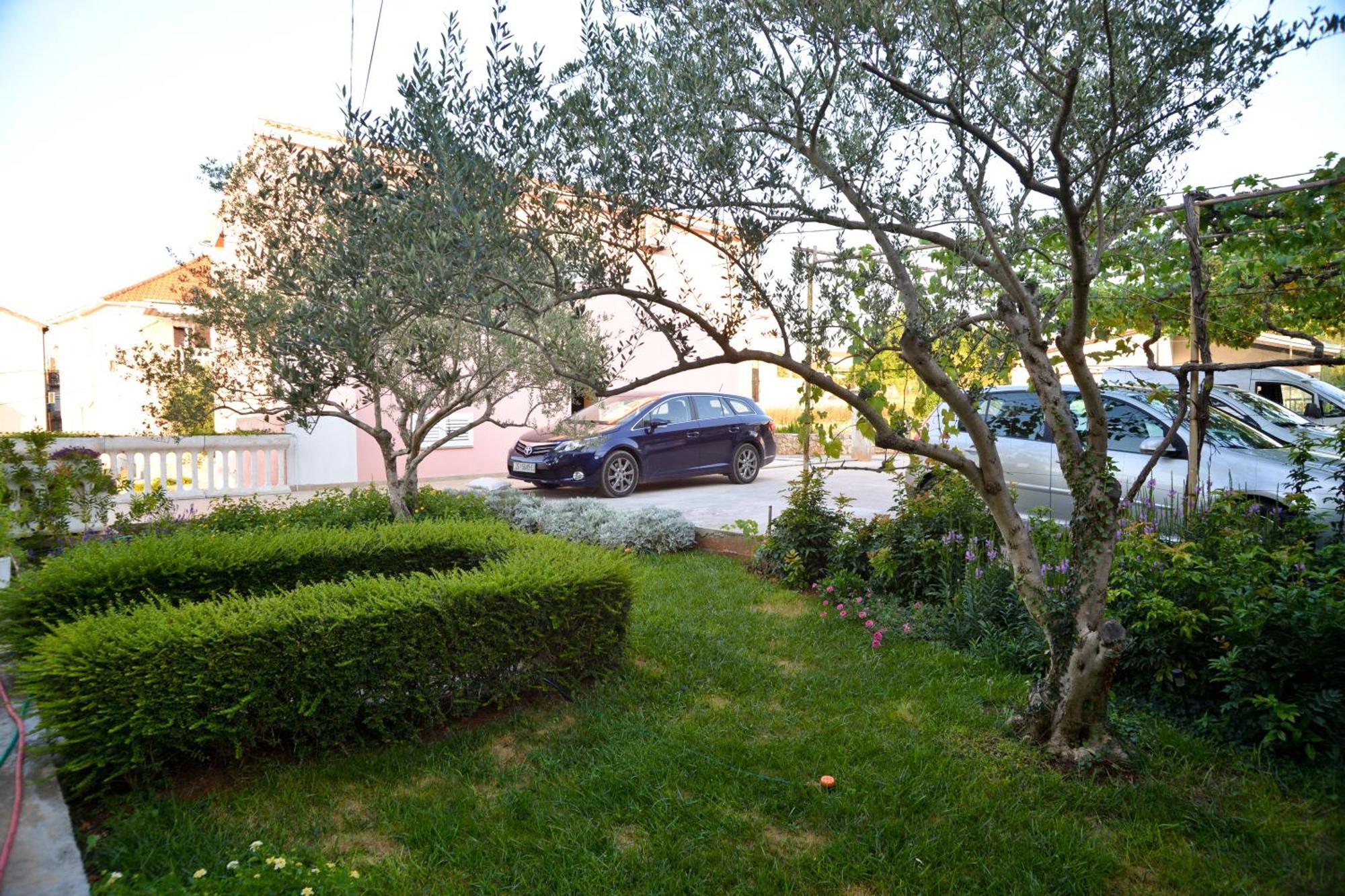 Apartments Lonic Kukljica Bilik gambar