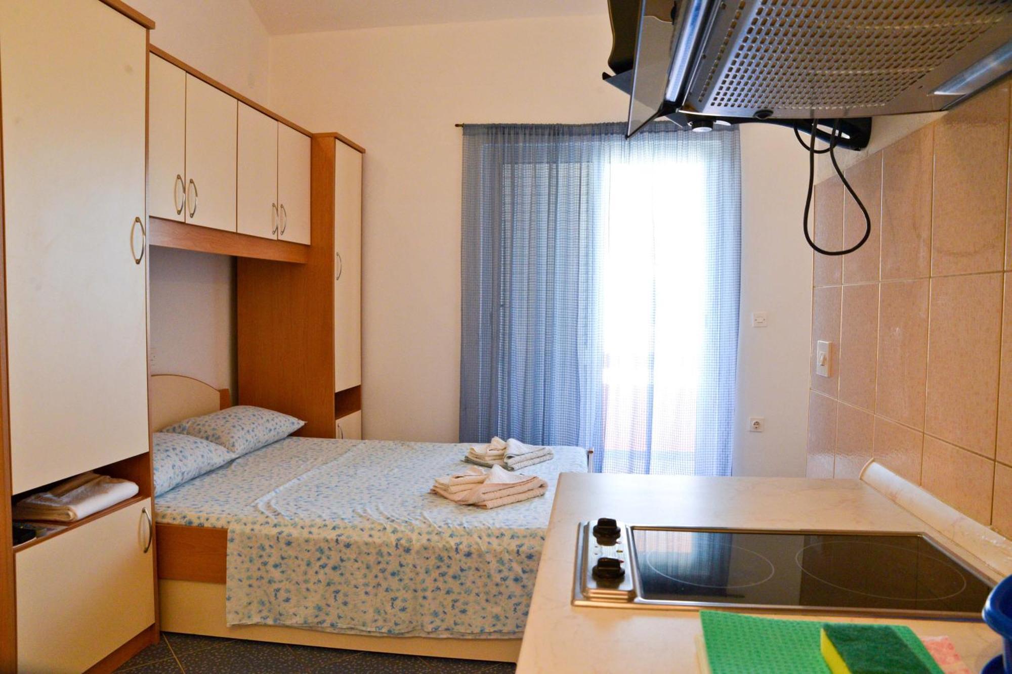 Apartments Lonic Kukljica Bilik gambar