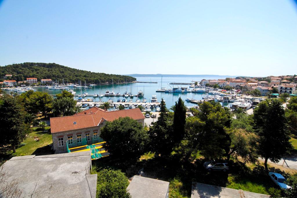 Apartments Lonic Kukljica Luaran gambar