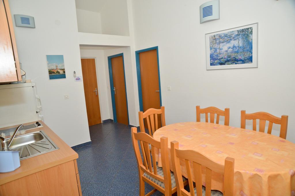 Apartments Lonic Kukljica Luaran gambar