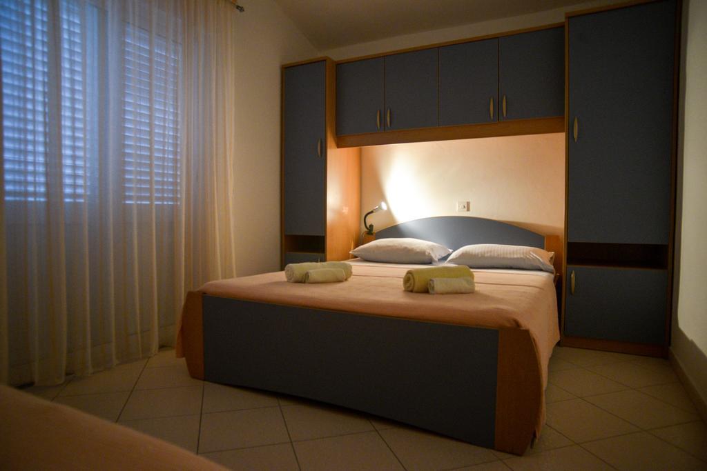 Apartments Lonic Kukljica Luaran gambar