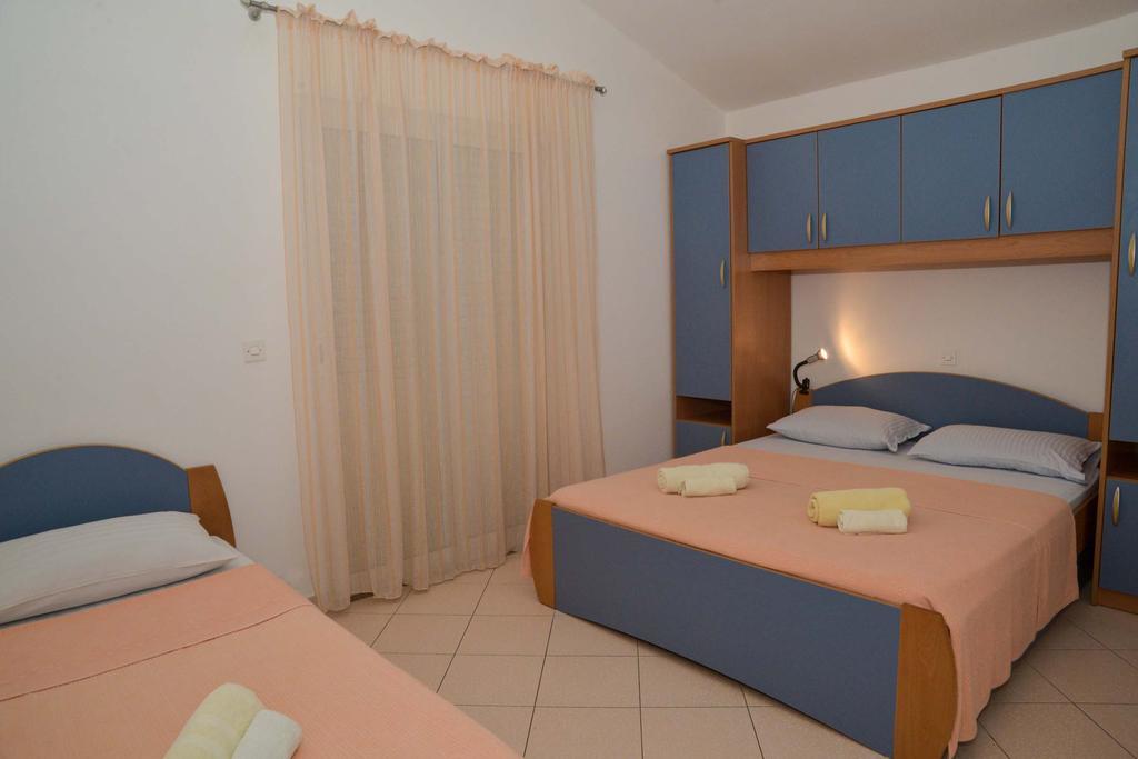 Apartments Lonic Kukljica Luaran gambar