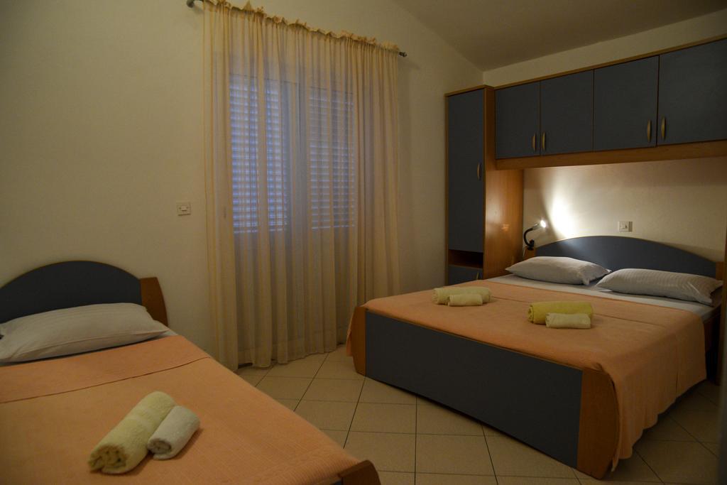 Apartments Lonic Kukljica Luaran gambar