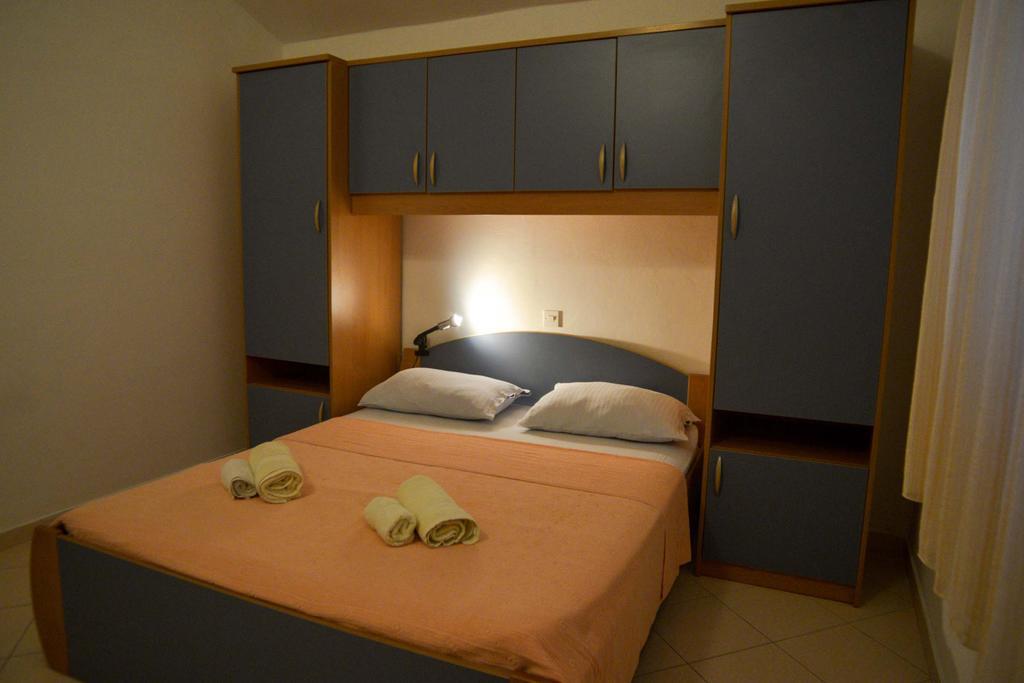 Apartments Lonic Kukljica Luaran gambar