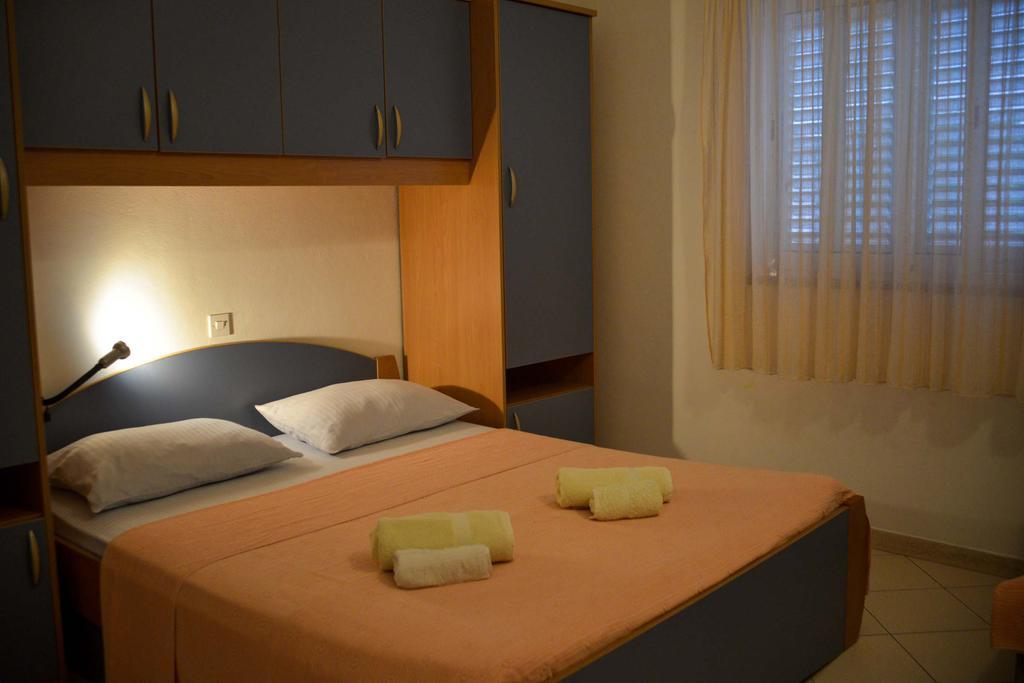 Apartments Lonic Kukljica Luaran gambar