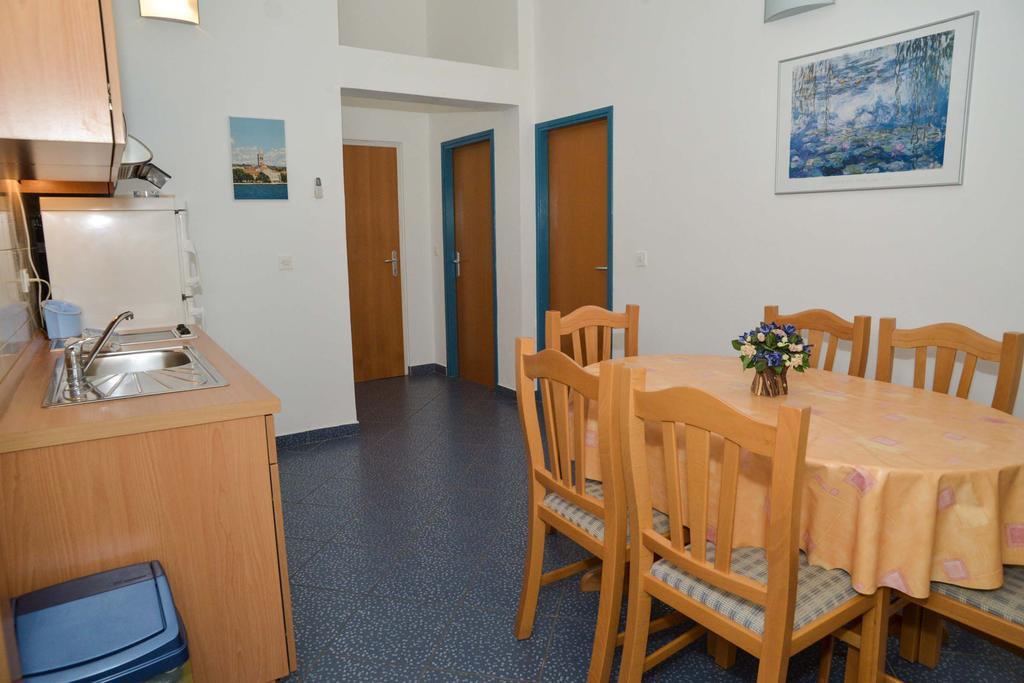 Apartments Lonic Kukljica Luaran gambar