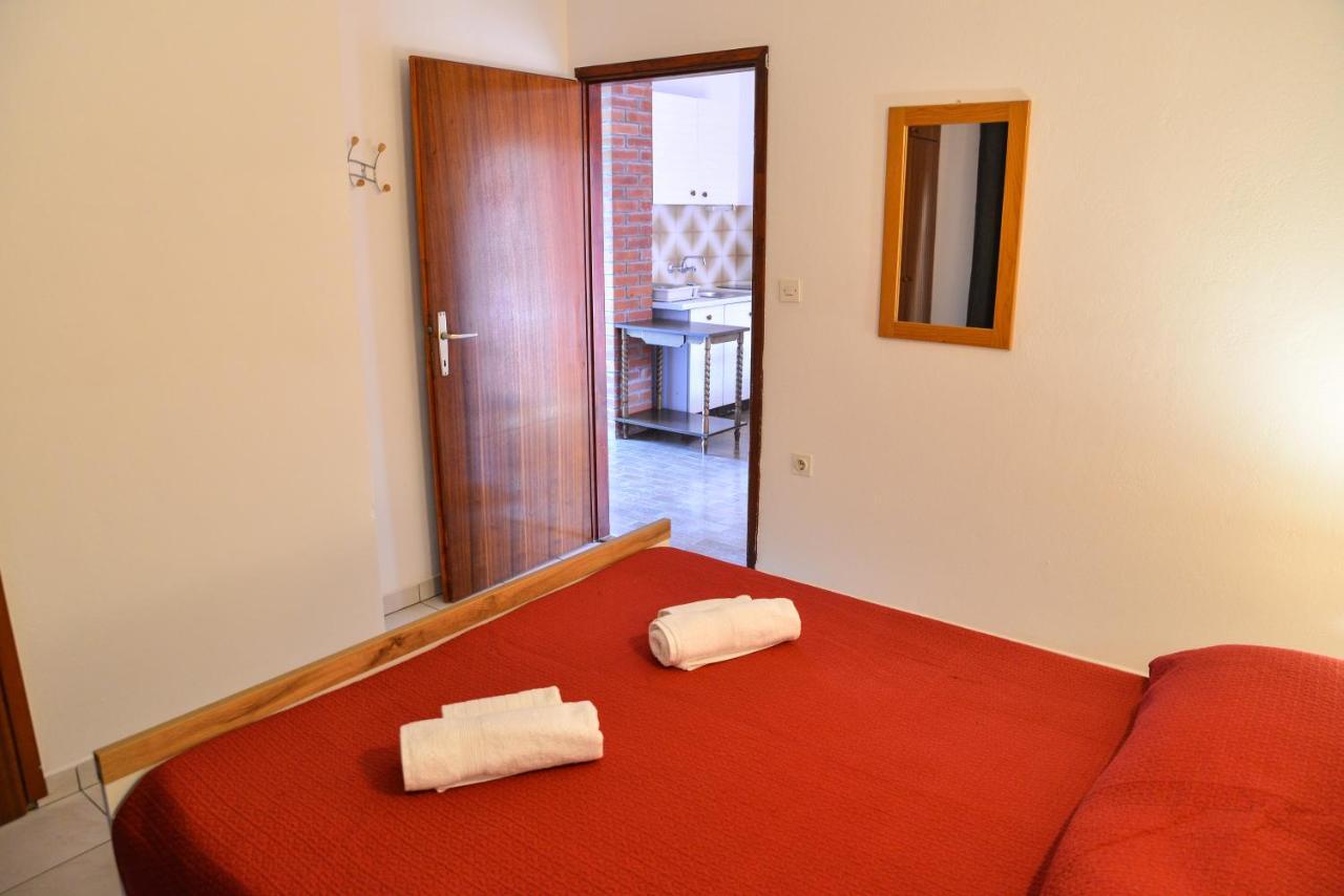 Apartments Lonic Kukljica Luaran gambar