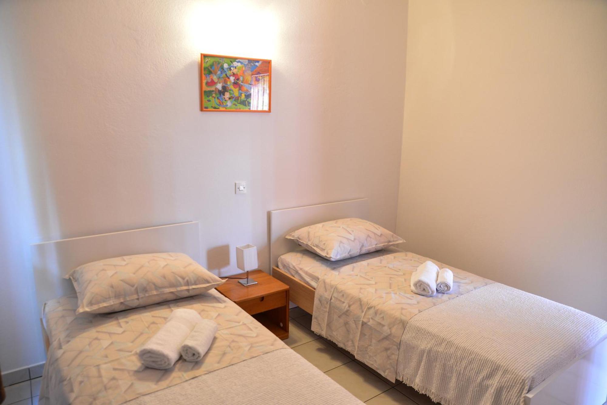 Apartments Lonic Kukljica Luaran gambar